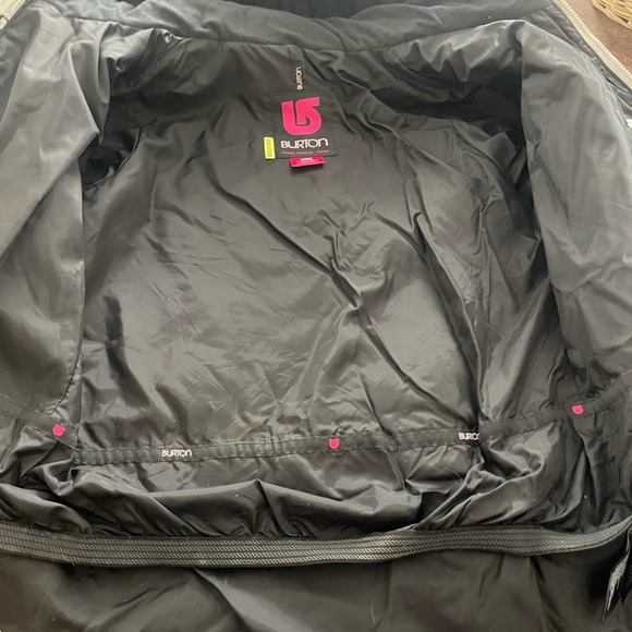 Girls Burton Size 14/16 ski/ snowboard outfit. Burton Jacket and Pants. - Picture 8 of 10